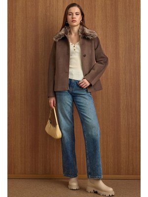 Vizon Yakası Çıkabilen Kürklü Kısa Kaban