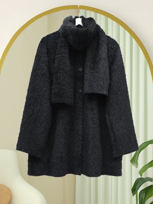 Siyah Atkı Detaylı Önü Düğmeli Sakallı Ceket