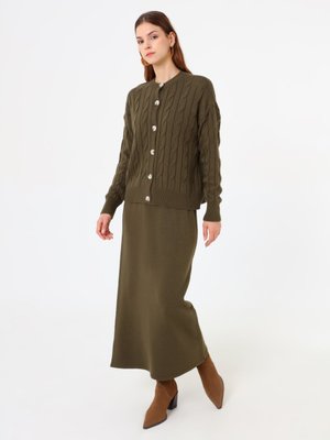 Haki Saç Örgü Desenli Hırka & Etek Triko Takım