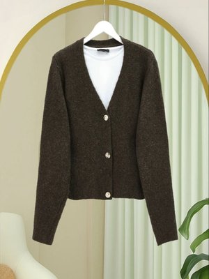 K. Kahve Önü Düğmeli Yumoş Triko Hırka