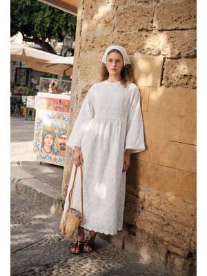 Ekru Nakışlı Geniş Kollu Elbise