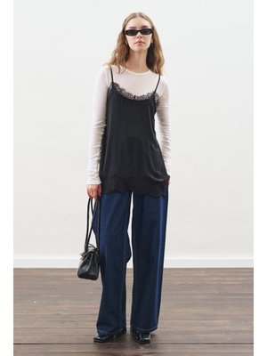 Siyah Dantel Şeritli Askılı Bluz
