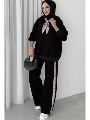 Siyah Fularlı Üç İplik İkili Takım