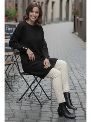 Siyah Kolu Düğmeli Triko Kazak