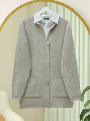 Taş Önü Düğmeli Çift Cepli Yumoş Triko Hırka