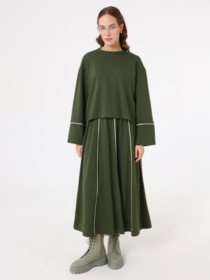 Haki Yumuşak Tuşeli Kontras Dikişli Bluz & Etek İkili Takım