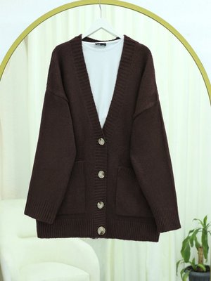 K. Kahve Düğmeli Çift Cepli Salaş Triko Hırka