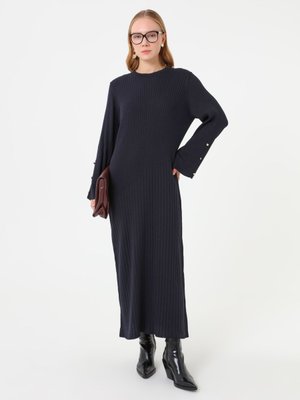 Lacivert Zarif Düğme Detaylı Triko Elbise