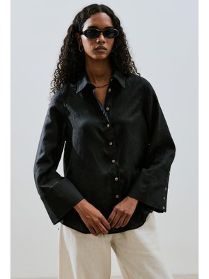 Siyah Keten Geniş Manşetli Gömlek