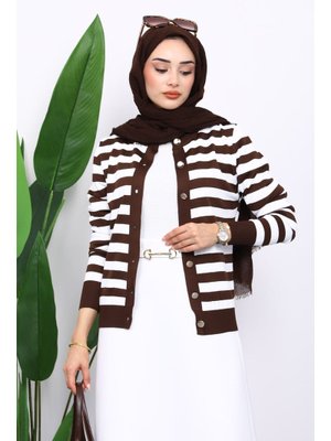 Kahverengi Düğmeli Soğuk İplik Triko Hırka