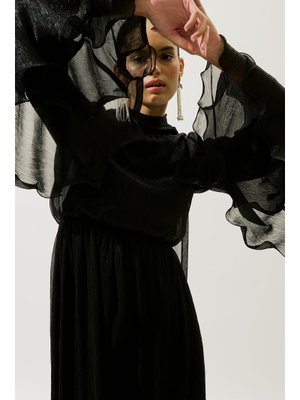 Siyah Geniş Kol Volanlı Elbise