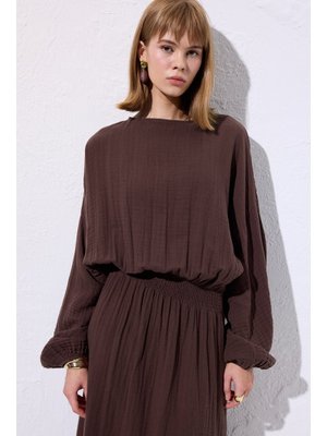 Kahverengi Müslin Beli Büzgülü Elbise