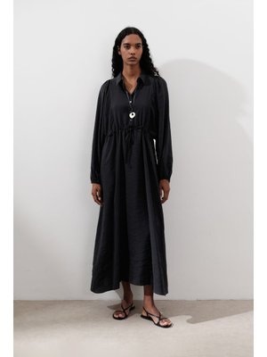 Siyah Tencel Dökümlü Elbise