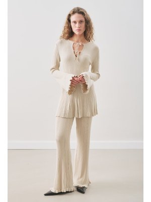 Bej Volanlı Lastik Örgü Tunik