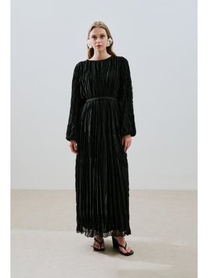 Siyah Piliseli Şifon Elbise