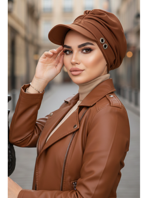 Karamel Metal Detaylı Şapka Bone