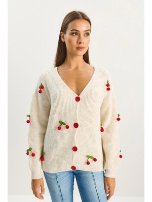 Ekru V Yaka Kiraz Aksesuarlı Triko Hırka