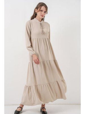 Taş Yaka Bağcıklı Elbise