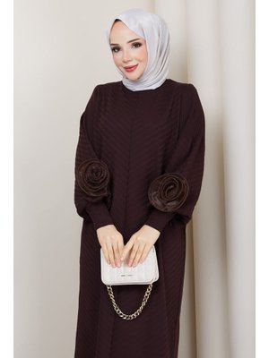 Kolu Gül Detaylı Merserize Triko Elbise