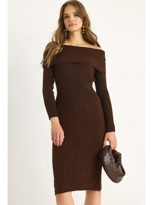 Kahverengi Fitilli Madonna Yaka Triko Elbise