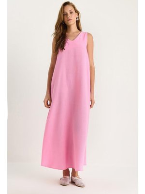 Pembe V Yaka Kalın Askılı Uzun Keten Elbise