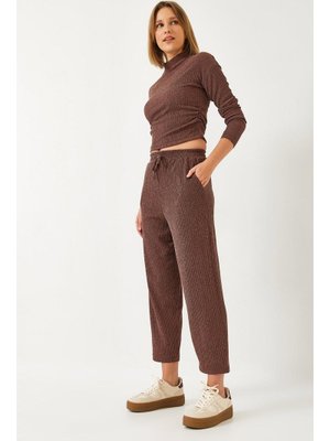 Kahverengi Crop Bluz Ve Beli Lastikli Pantolonlu Alt Üst Takım