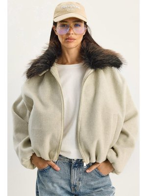 Bej Seyyar Kürk Yakalı Fermuarlı Kaşe Bomber Ceket