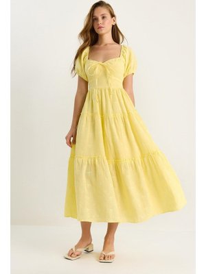 Sarı Kendinden Çiçek Nakışlı Astarlı Müslin Elbise