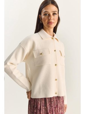 Krem Gold Düğme Detaylı Cepli Triko Hırka