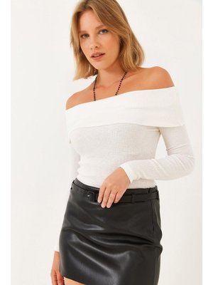 Ekru Madonna Yaka Kaşkorse Bluz