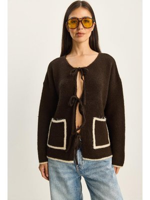 Acı Kahve Önden Bağlamalı Cep Detaylı Triko Hırka