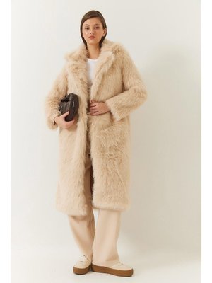 Krem Uzun Kürklü Astarlı Mont