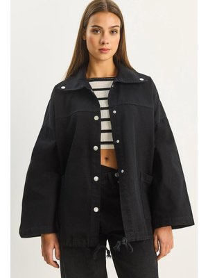 Siyah Cep Detaylı Çıtçıt Kapamalı Oversize Denim Ceket