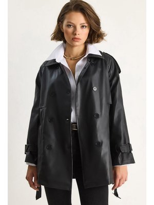 Siyah Kruvaze Yaka Kuşaklı Astarlı Kısa Suni Deri Trençkot