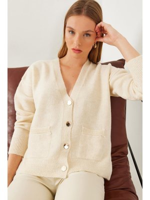 Ekru V Yaka Düğmeli Cepli Triko Hırka