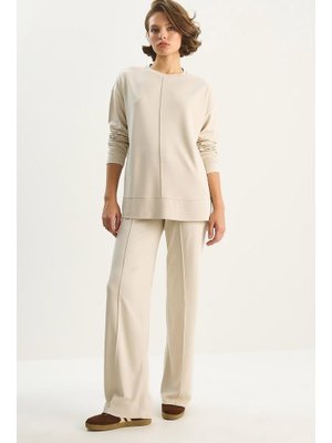 Açık Bej Bisiklet Yaka Uzun Kollu Üst Nervürlü Beli Lastikli Bol Pantolon Modal Takım