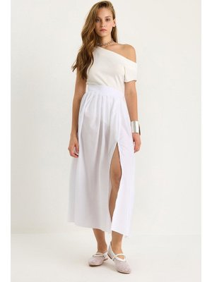 Beyaz Yüksek Bel Kloş Kesim Yırtmaçlı Etek