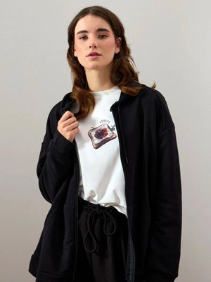 Siyah İplik Basic Hırka