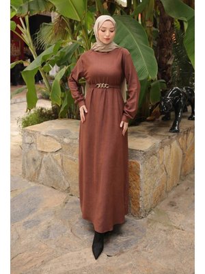 Kahverengi Zincir Kuşaklı Fitilli Elbise