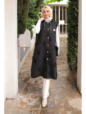 Siyah Kapüşonlu Kapitone Yelek