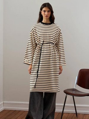 Siyah İplik Çizgili Tunik