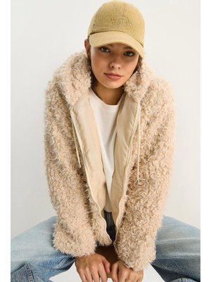 Krem Kapüşonlu Astarlı Teddy Mont