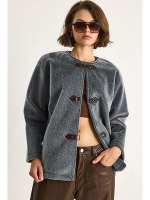 Füme Deri Toka Detaylı Astarlı Yün Dokulu Kısa Kaban