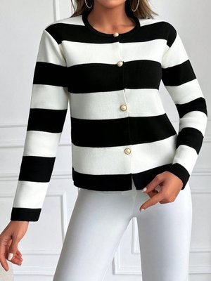 Siyah Şeritli Kısa Hırka