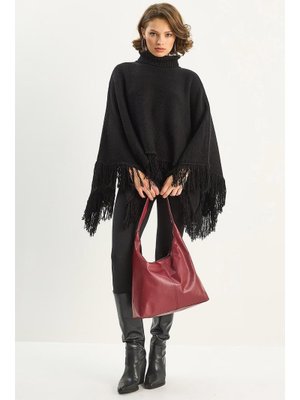 Siyah Boğazlı Püsküllü Triko Panço