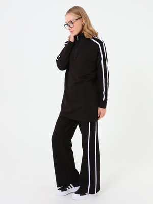 Siyah Şerit Detaylı Eşofman Takım