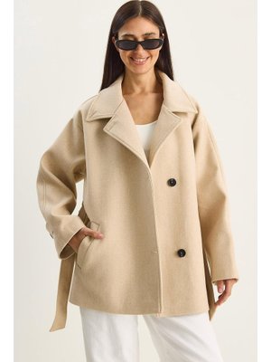 Bej Kruvaze Yaka Cep Detaylı Kuşaklı Astarlı Kaşe Kaban