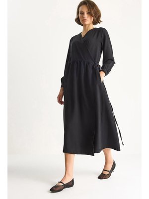 Siyah Kruvaze Kapamalı Cep Detaylı Modal Elbise