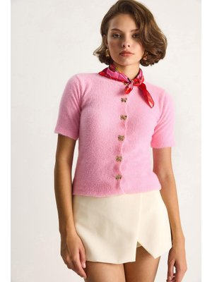 Pembe Fiyonk Düğme Detaylı Yumuşak Dokulu Triko Hırka