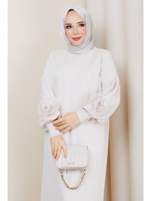 Kolu Gül Detaylı Merserize Triko Elbise